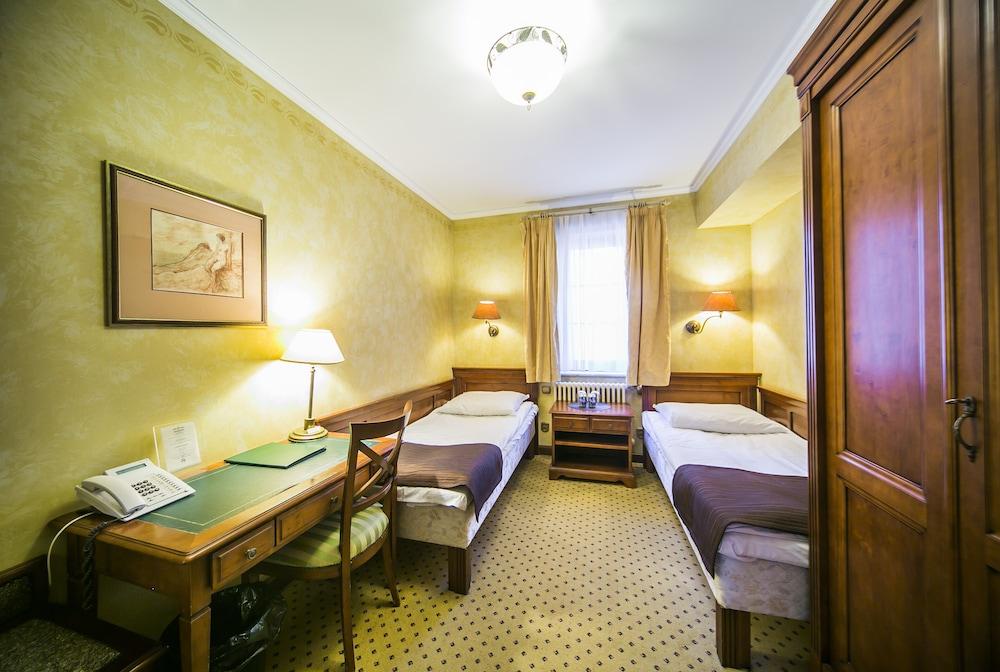 Opera Hotel 3*